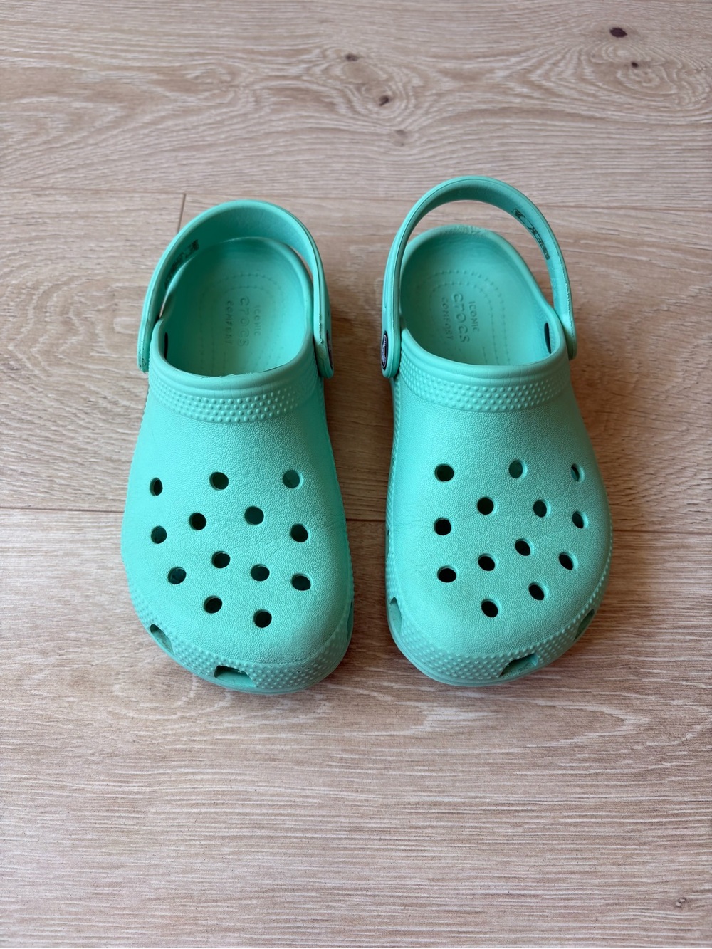 Kid’s Crocs Size 13